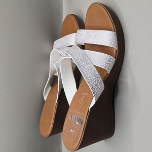 ITALIAN Shoemakers Sandals Womens Sz 11 White-Tan Slip-On Faux Leather Boho-Chic